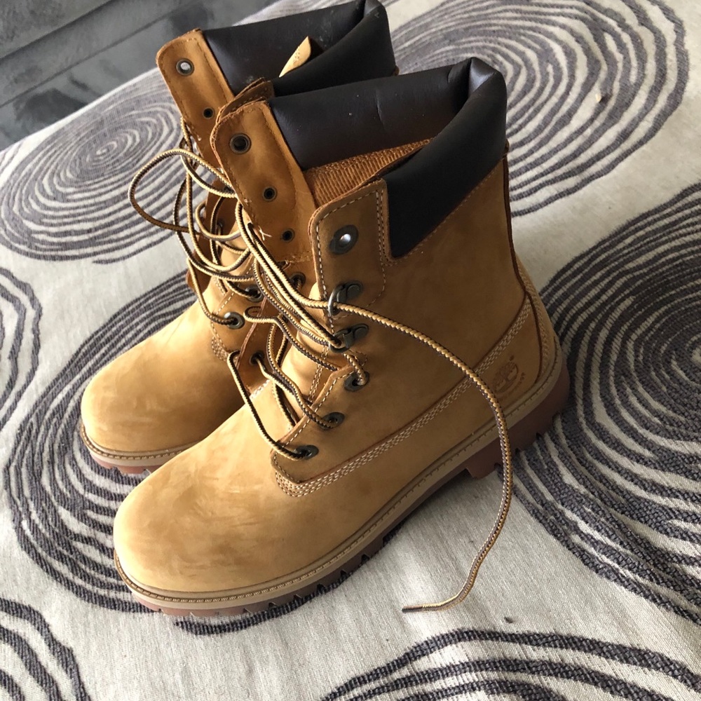 TIMBERLANDS - Picture 2 of 3